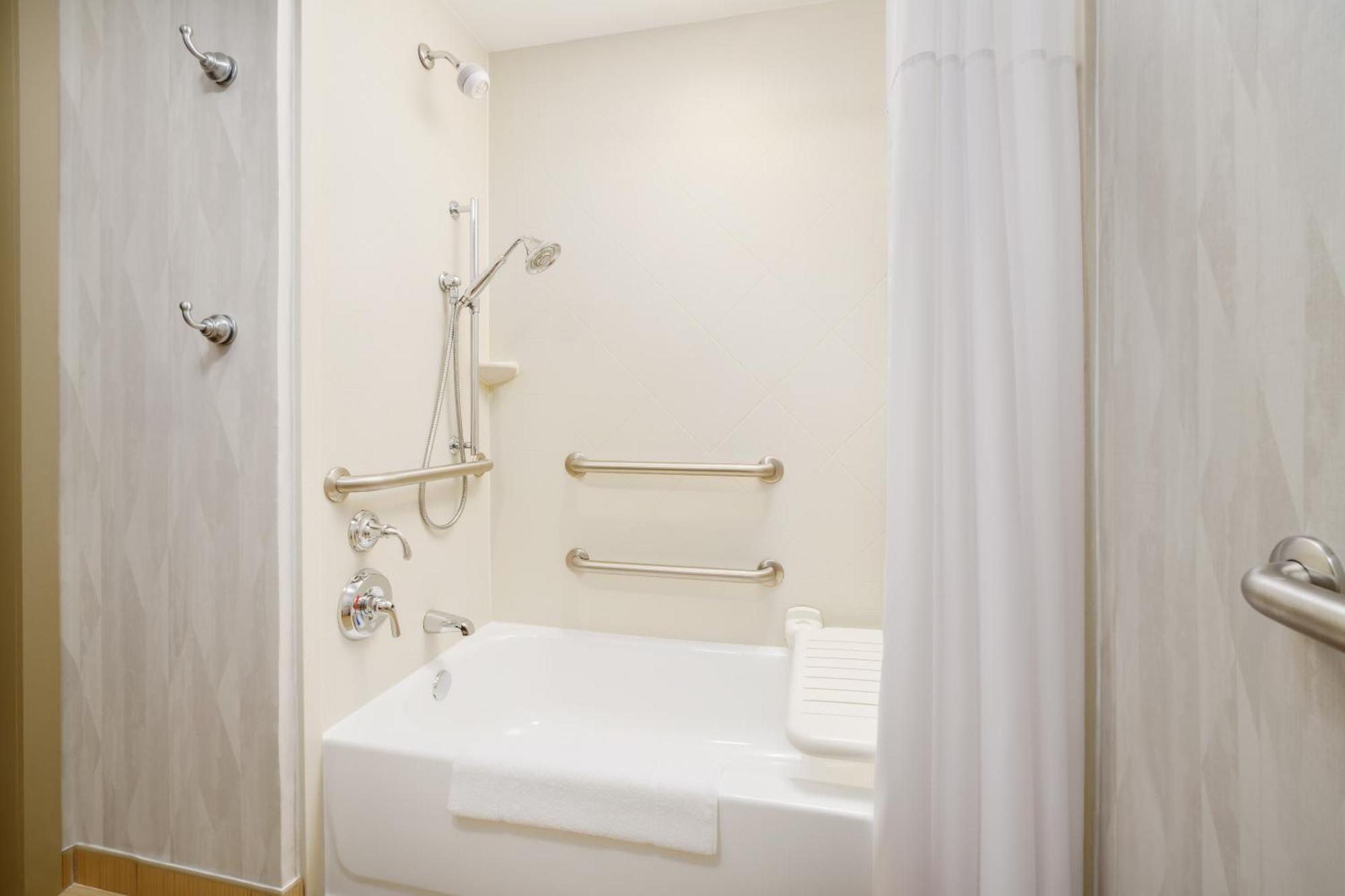 Hampton Inn Chicago-Midway Airport Bedford Park Bagian luar foto
